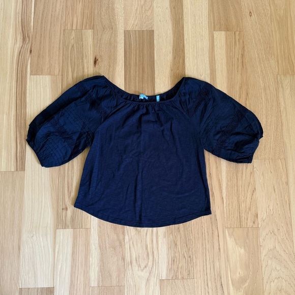 Draper James Women's Blue Embroidered Pintuck Top in navy size M puff sleeves - Picture 4 of 12